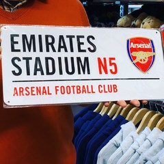 arsenal football street sign